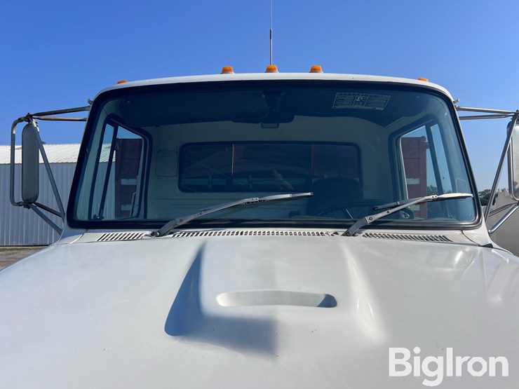 1976-ford-7000-image-10