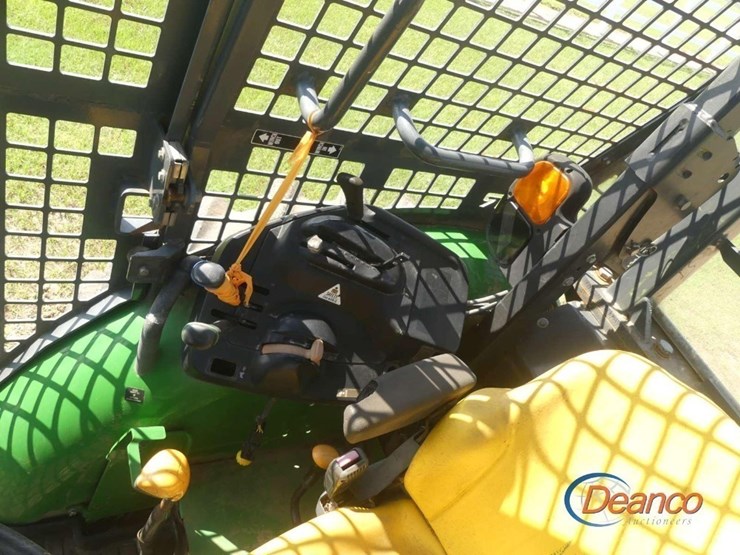 2015-john-deere-5100m-image-12