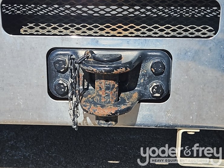 2023-kenworth-t880-image-33
