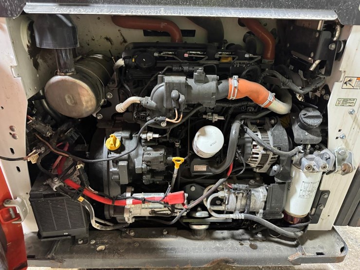 2022-bobcat-s740-image-13