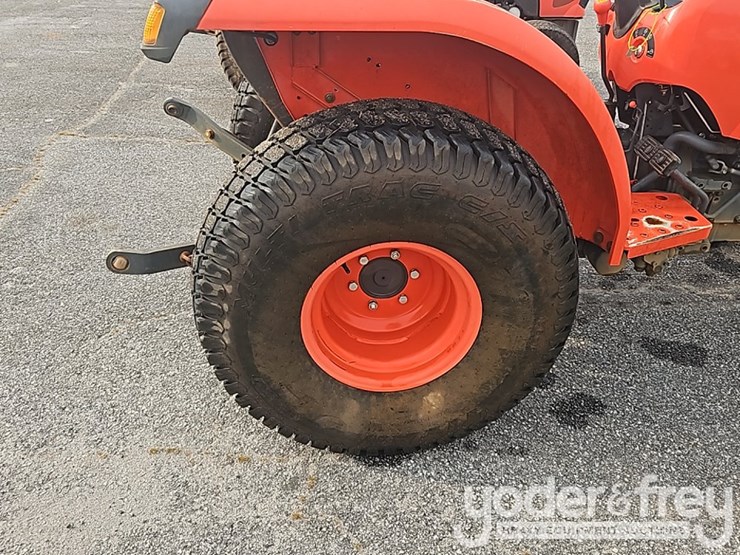 2020-kubota-l2501f-image-11