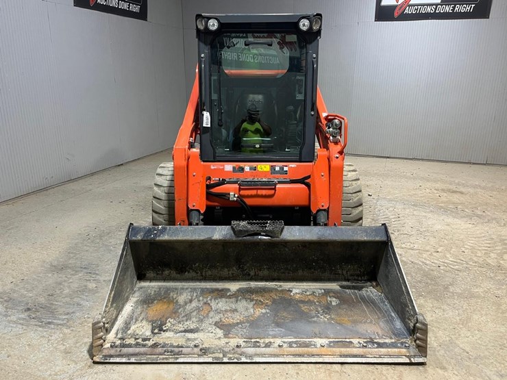 2023-kubota-ssv75-image-8