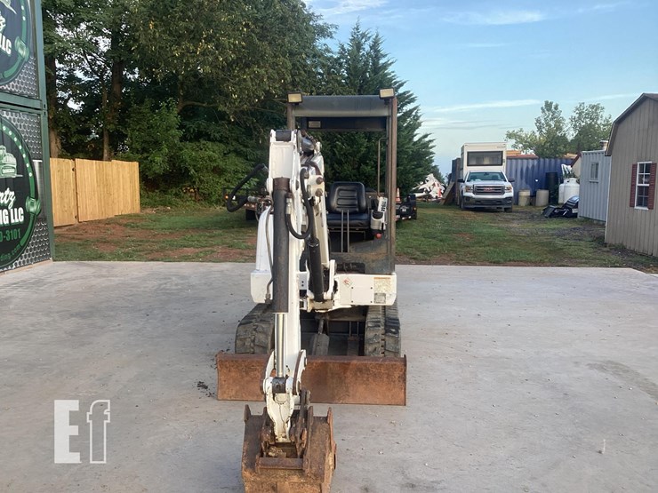 2000-bobcat-325-image-7