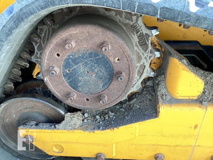 2017-jcb-320t-image-12
