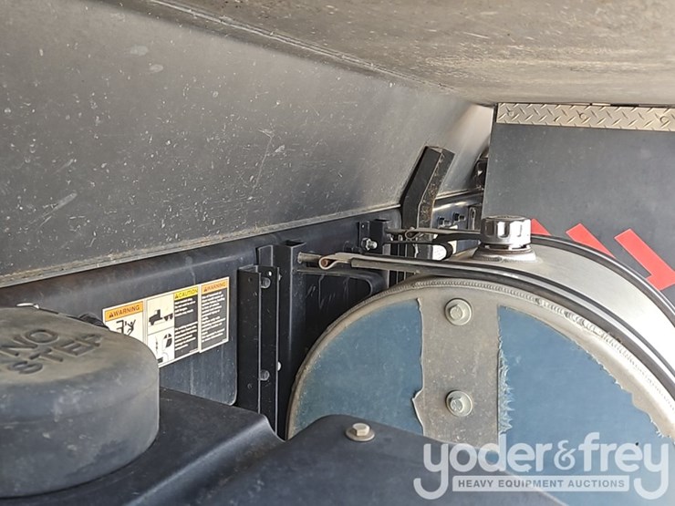 2023-kenworth-t880-image-25