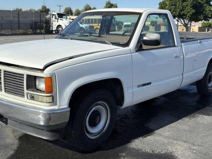 1990-gmc-sierra-2500-image-1