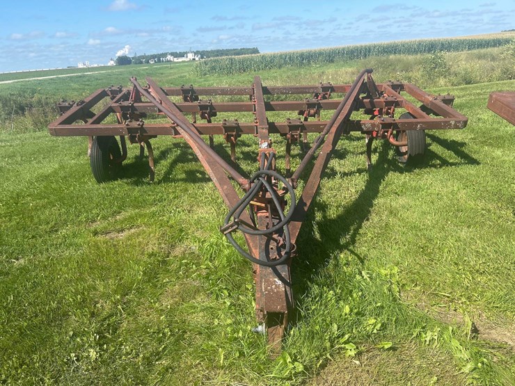 massey-ferguson-14-image-10