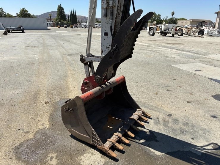 2017-takeuchi-tb290-image-5