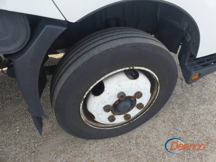 2019-hino-195-image-8