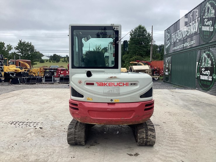 2018-takeuchi-tb240-image-3