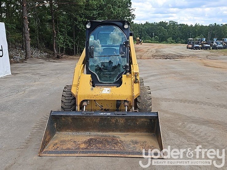 2018-caterpillar-262d-image-11