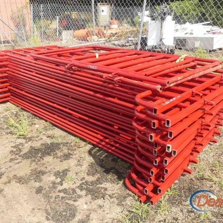 METAL ROUND PIN W/ 2 GATES