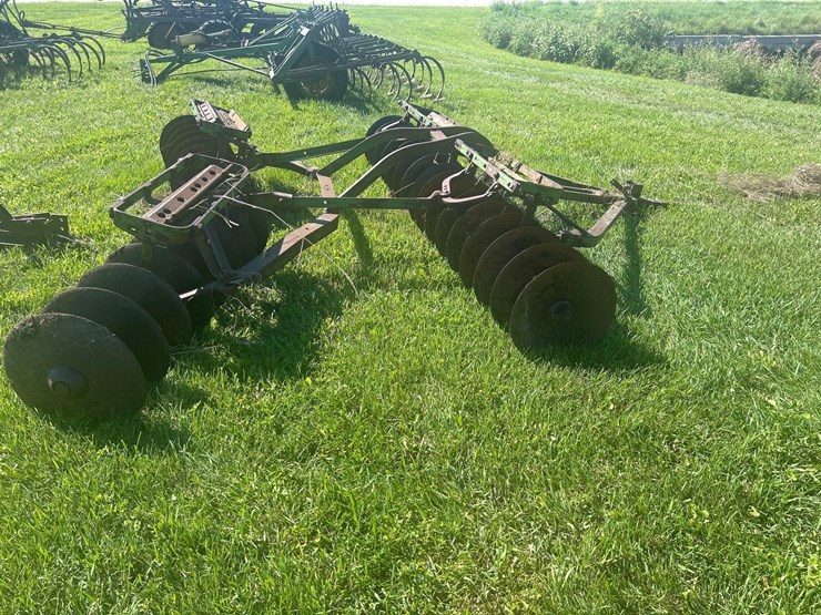john-deere-8-image-16
