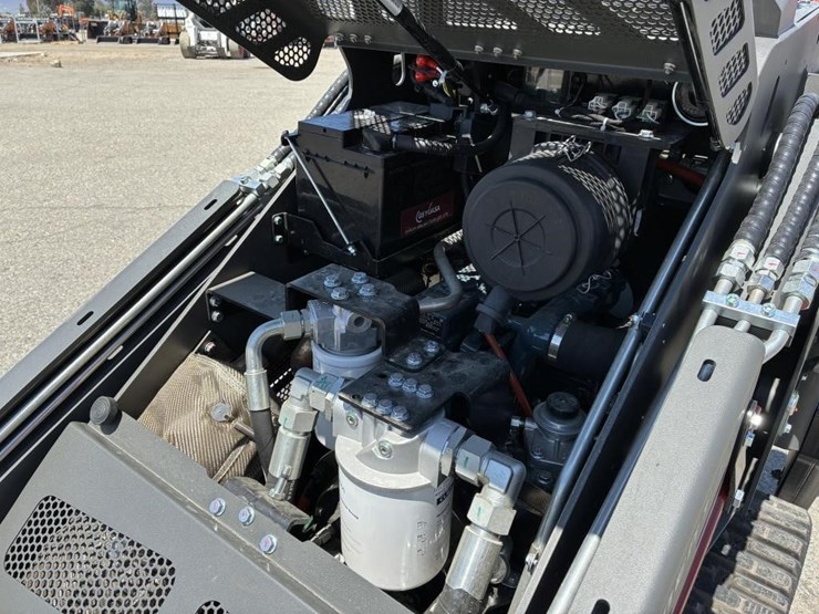 2025-stag-tl-430-skid-steer-track-loader-image-9