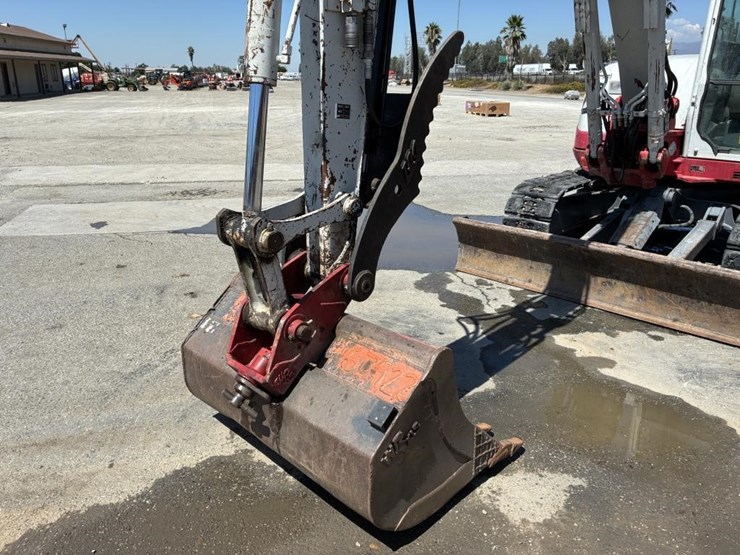 2017-takeuchi-tb290-image-6