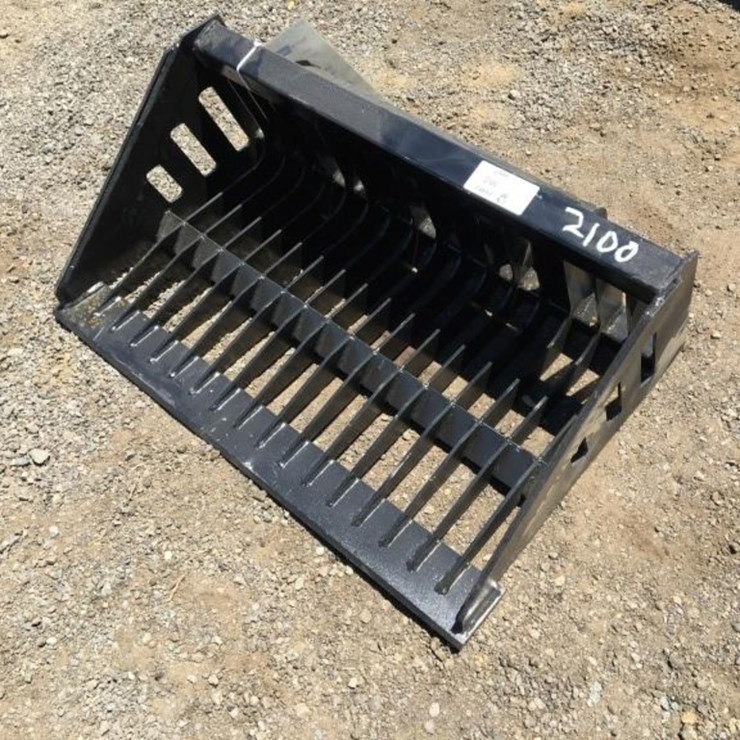 Unused IRanch IRLRB 37in Rock Bucket,