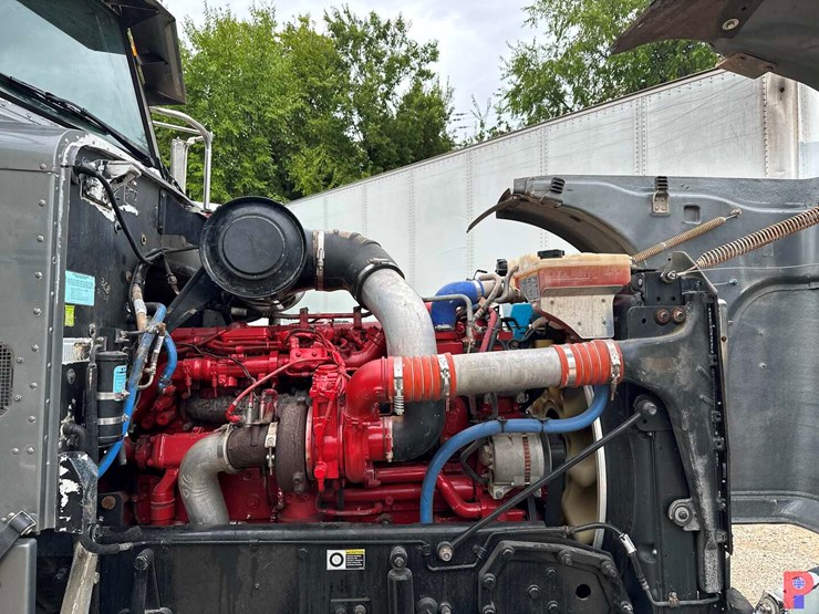 2012-peterbilt-367-image-22