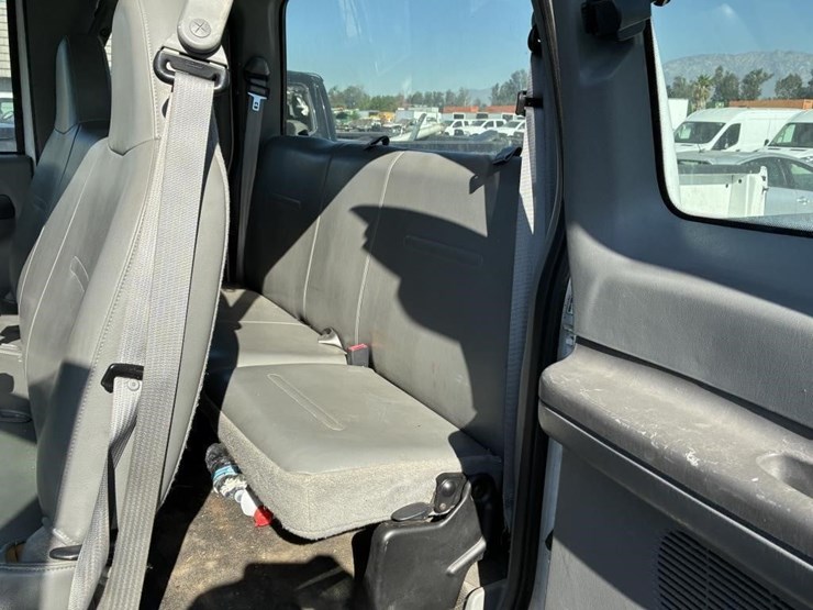 2004-ford-f350-image-10