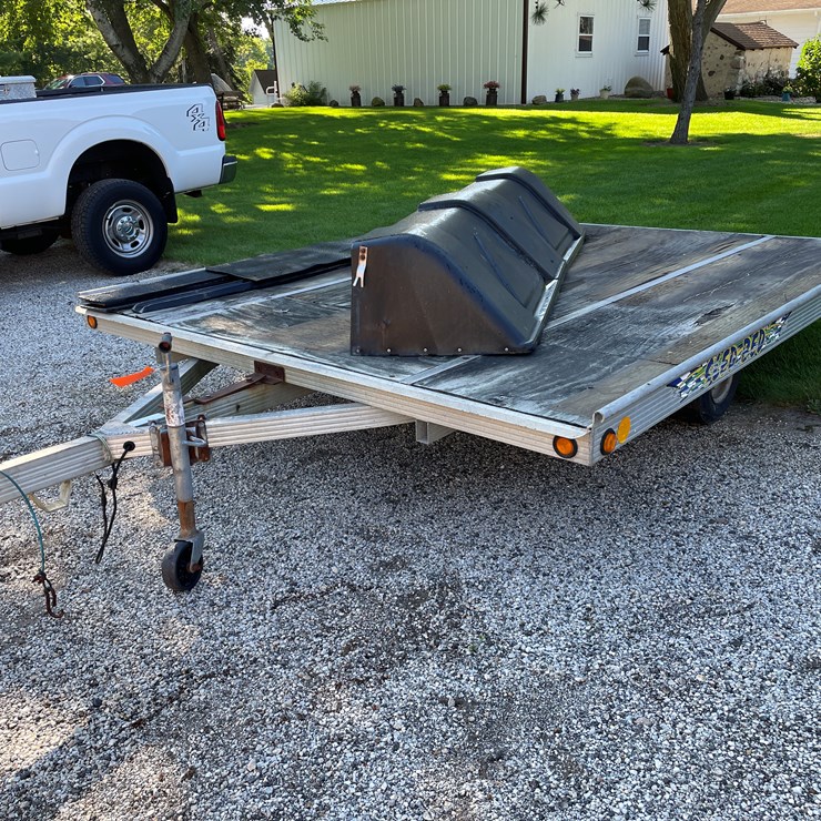 #1583 • Sled Bed 10' Snowmobile Trailer (No Title)