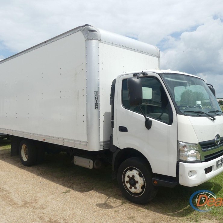 2019 HINO 195