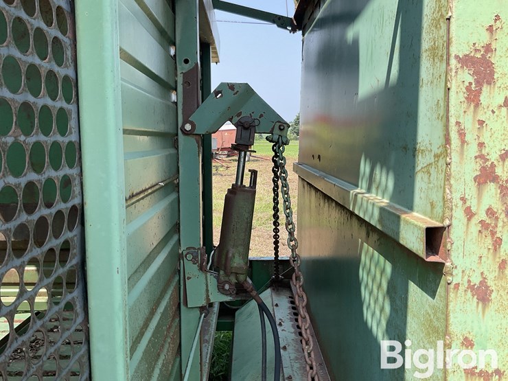 john-deere-200-image-14