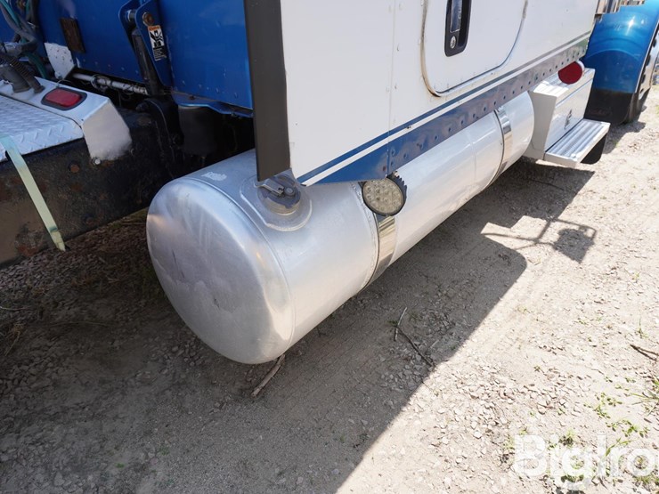 2007-peterbilt-379-image-12