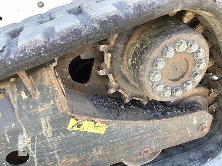 2015-bobcat-t590-image-12