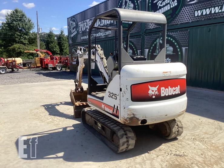 2011-bobcat-325g-image-2