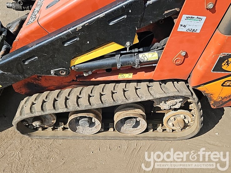 2017-ditch-witch-sk650-image-19