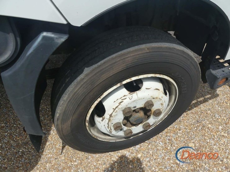 2019-hino-195-image-8