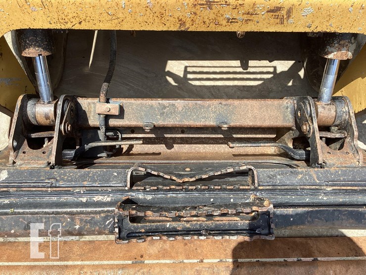 2017-caterpillar-289d-image-12