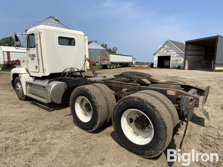 1989-freightliner-fld120-image-7
