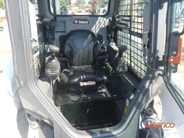 2022-bobcat-t64-image-9