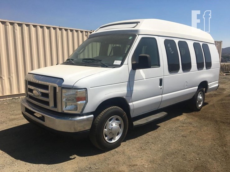 2014-ford-e150-image-1