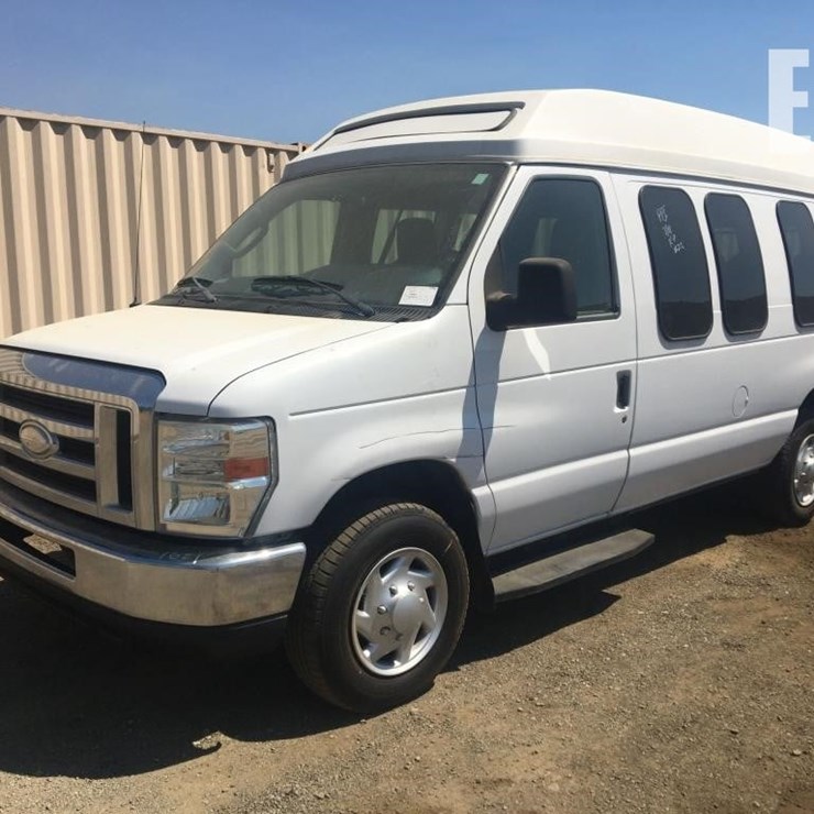 2014 FORD E150