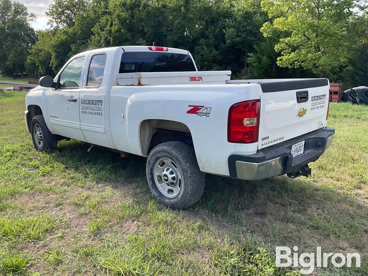 2012-chevrolet-silverado-2500-image-7