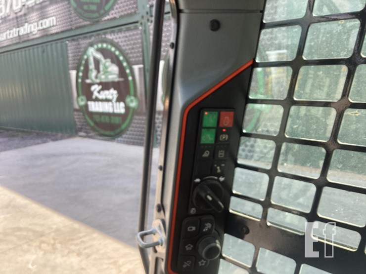 2023-bobcat-t64-image-15