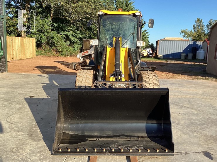 2018-jcb-409-image-7