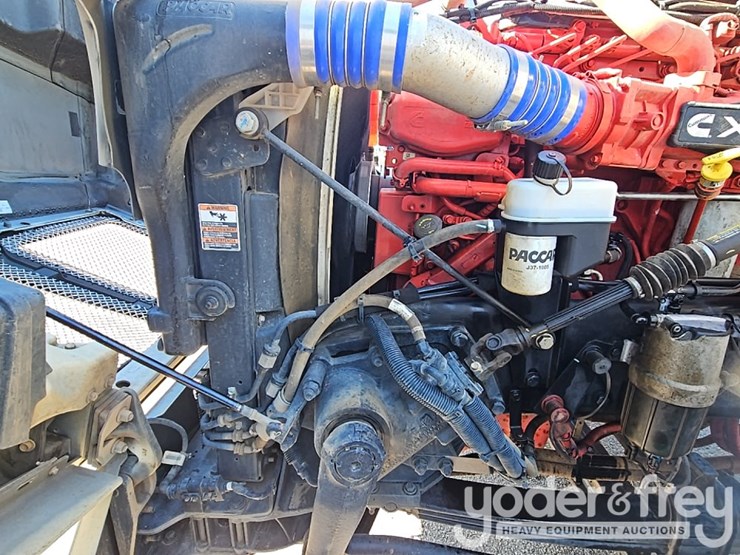 2023-kenworth-t880-image-21
