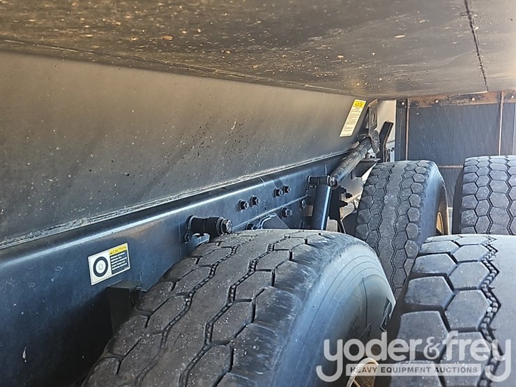 2023-kenworth-t880-image-29