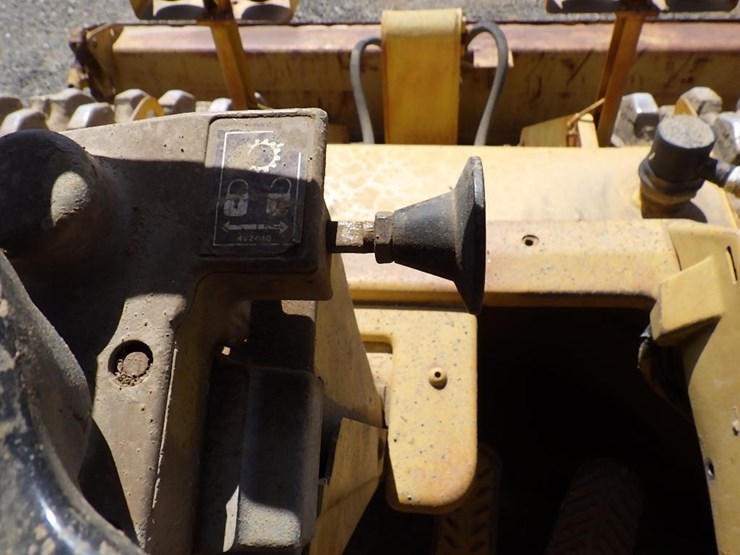 1986-caterpillar-825c-image-40
