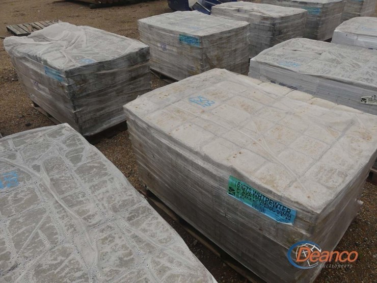(2)-pallets-of-assorted-paving-stones-image-1