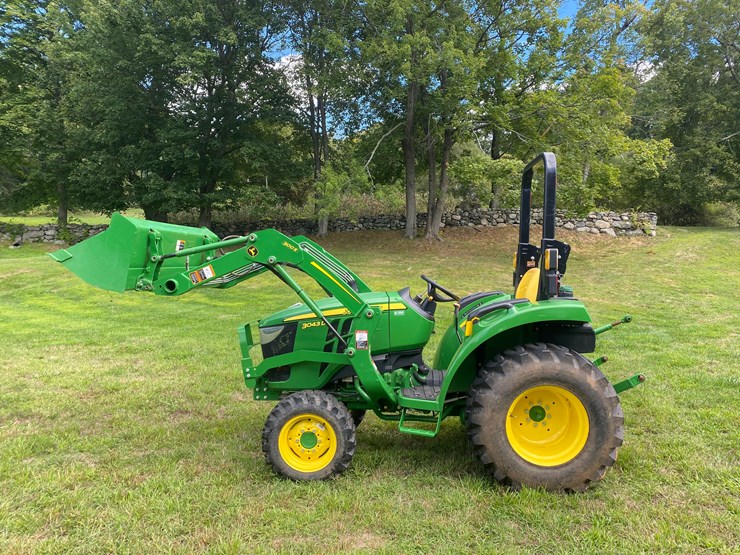 2023-john-deere-3043d-image-13