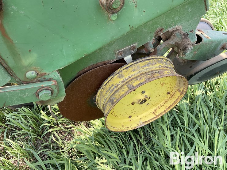 john-deere-7000-image-11