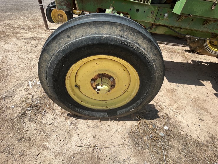john-deere-2940-image-11