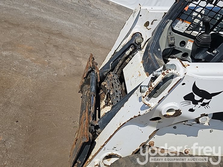 2014-bobcat-t650-image-16