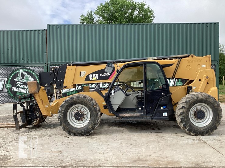 2015-caterpillar-tl1055d-image-1
