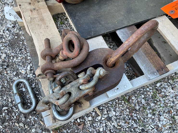 #1598-•-hooks-and-clevis-image-1