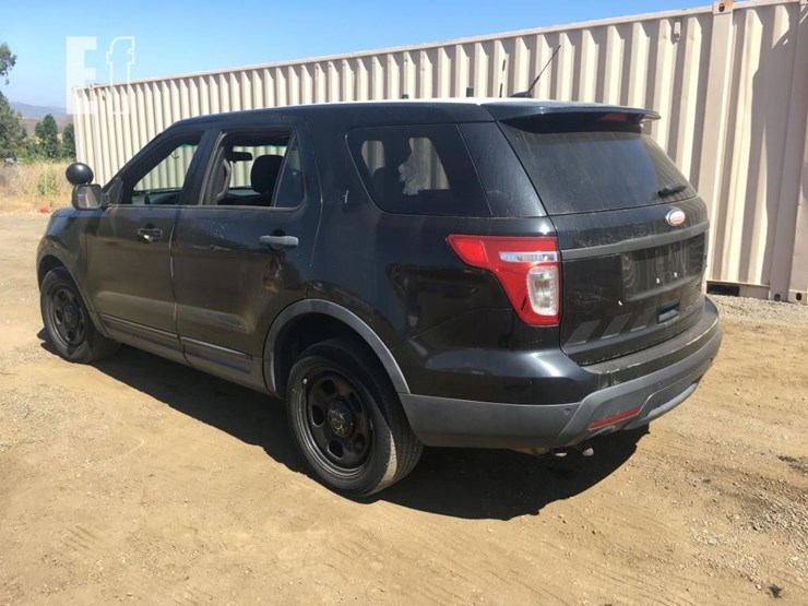 2015-ford-explorer-image-4