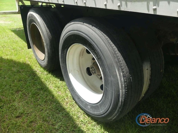 2006-strick-trailer-image-2